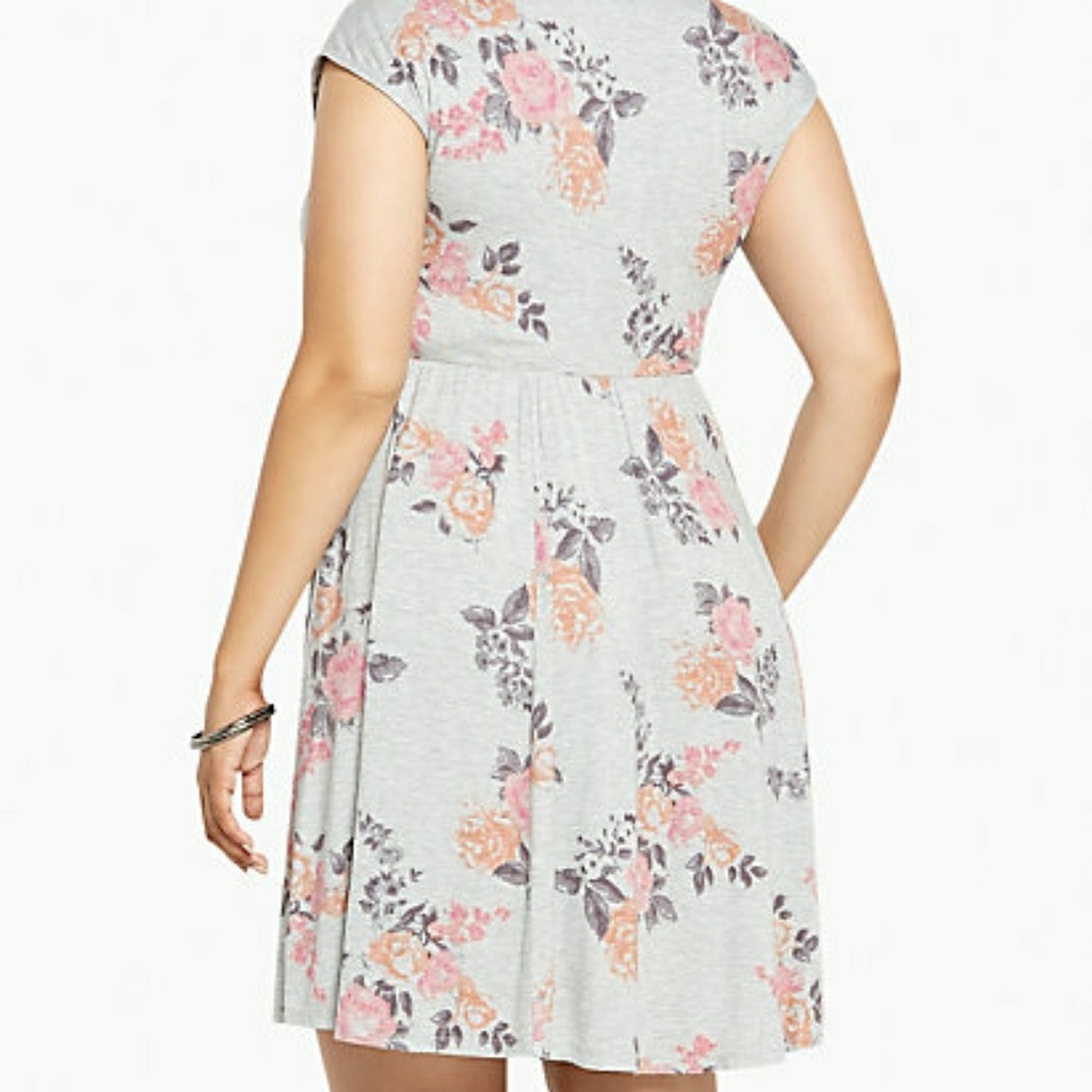 Torrid floral print jersey dress New with Tags - Picture 3 of 4